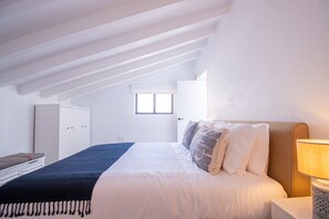 3 chambres, coffres-forts dans les chambres, fer et planche à repasser