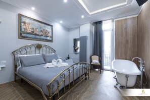 Deluxe Loft | Free minibar items, in-room safe, individually decorated - Angelus Vaticanus Room (Rome)