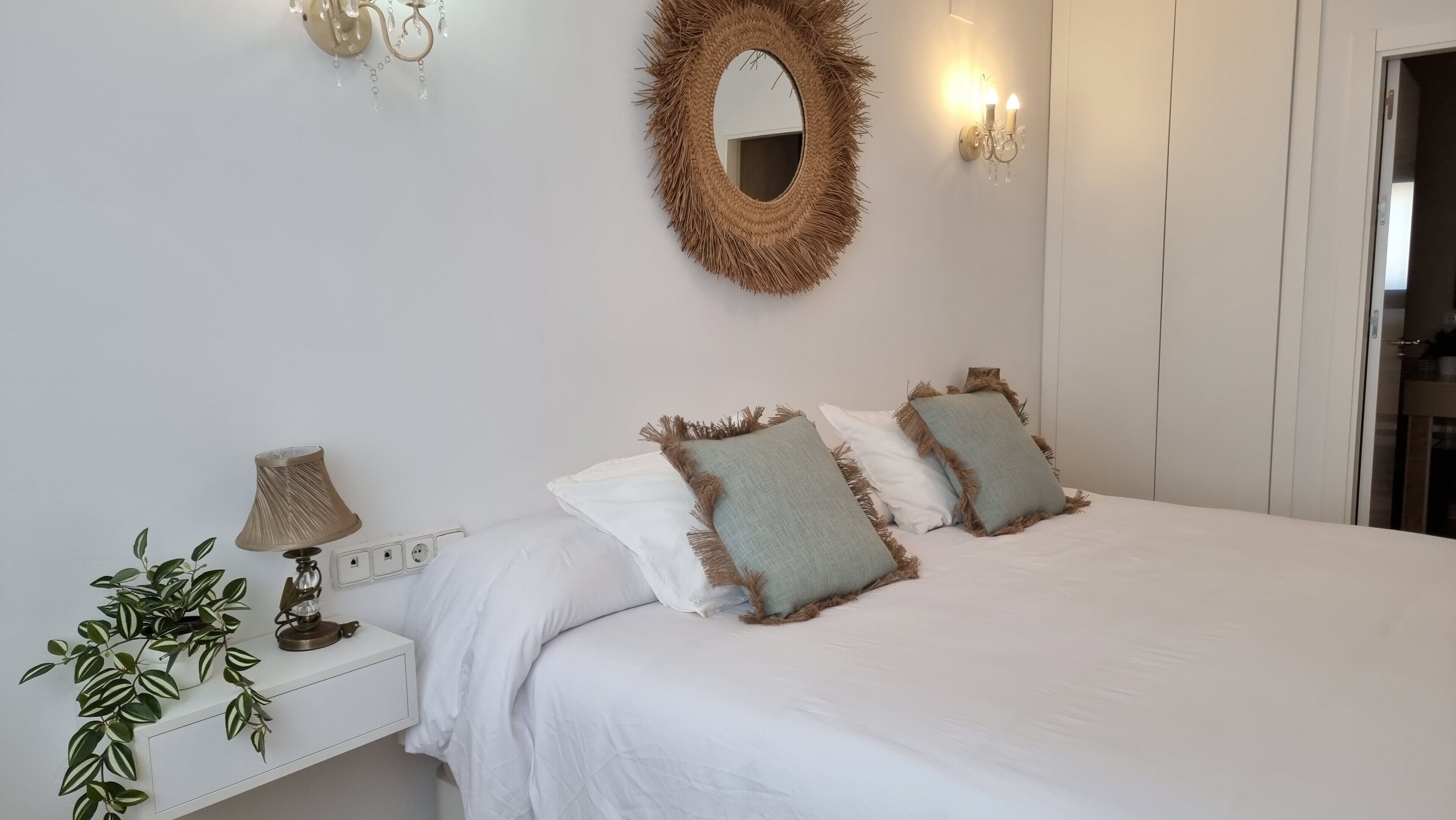 4 slaapkamers, een strijkplank/strijkijzer, wifi, beddengoed