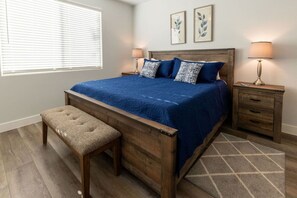 2 bedrooms, desk, iron/ironing board, WiFi - Off Course by J and Amy BL117312073 (Mesquite)