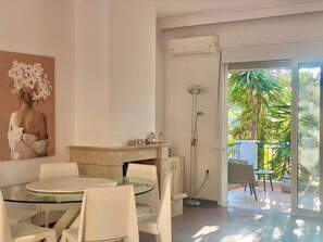 Casa, 4 habitaciones, para fumadores, alberca privada | Restaurantes