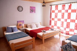 5 Schlafzimmer, Bügeleisen/Bügelbrett, WLAN, Bettwäsche