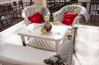 Beachfront Villa Lakeview Paradise is the ideal location for your next getaway.
