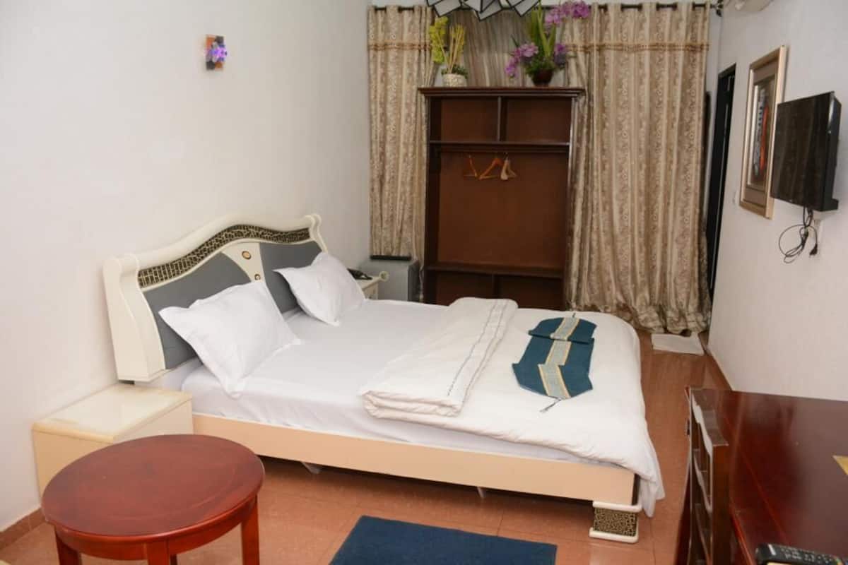 Chambre Double Supérieure, vue ville | Wi-Fi gratuit