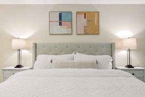 3 bedrooms, travel crib, WiFi, bed sheets - Multi functional Family Home in Redmond and only four mins to MSFT (Redmond)