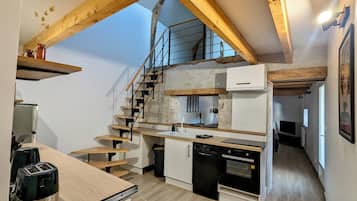 KĂŒhlschrank, Mikrowelle, Ofen, Herdplatte