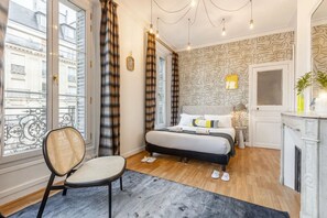 3 bedrooms, in-room safe, desk, iron/ironing board