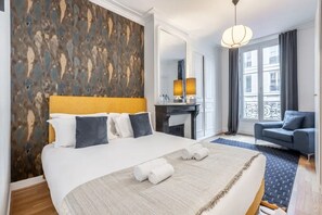 3 bedrooms, in-room safe, desk, iron/ironing board