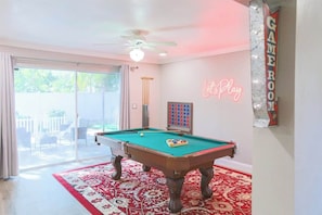 Game room - Pool Table, Minigolf, Games @ Pondside FunHouse (Pinellas Park)