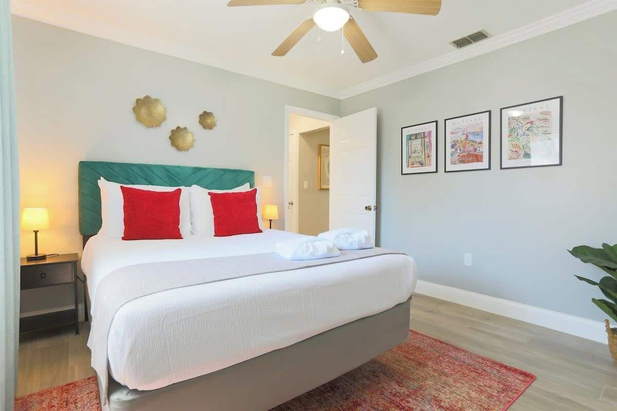 3 habitaciones, tabla de planchar con plancha, cuna de viaje y wifi 