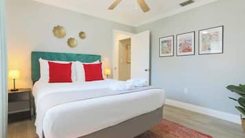 3 habitaciones, tabla de planchar con plancha, cuna de viaje y wifi