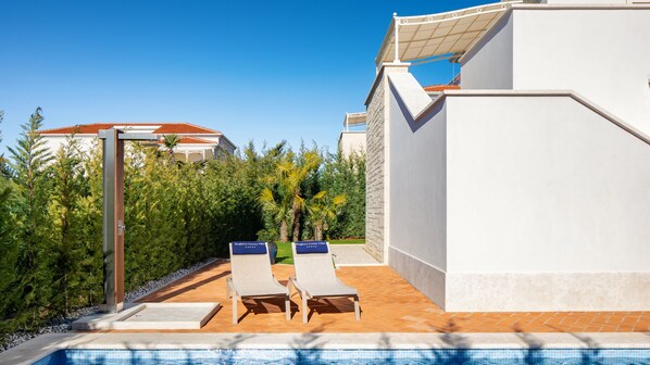 Pool - Villa Claretta by Villas Guide (Tar)