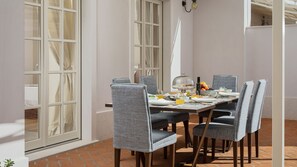 Outdoor dining - Villa Adele by Villas Guide (Tar)