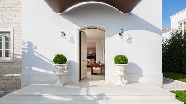 Exterior detail - Villa Fiordaliso by Villas Guide (Tar)