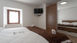 3 habitaciones, tabla de planchar con plancha y wifi gratis 