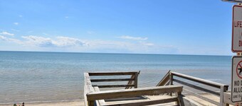 Short walk to Bayside Beach!