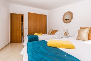 2 bedrooms, iron/ironing board, travel cot, free WiFi