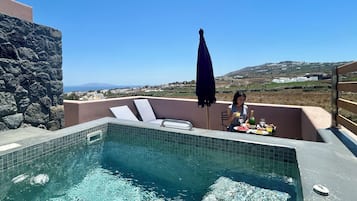 Signature Villa, Outdoor Jacuzzi, Sea View | Private spa tub