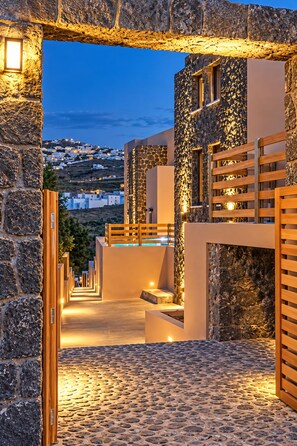 Front of property -  Golden Moments Luxury Stone Villas. (Santorini)