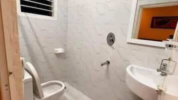 Elite Apartment | Bathroom