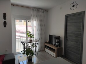 TV connectée, jeux vidéo, livres