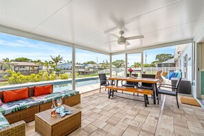 Outdoor dining - Waterfront Cocoa Beach Retreat Near Beach, Downtown with Heated Pool & Dock (Cocoa Beach)