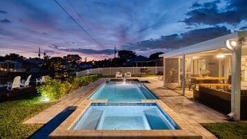 Een verwarmd zwembad