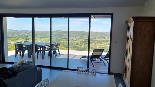 Magnifique villa avec vue panoramique proche du Mont Ventoux