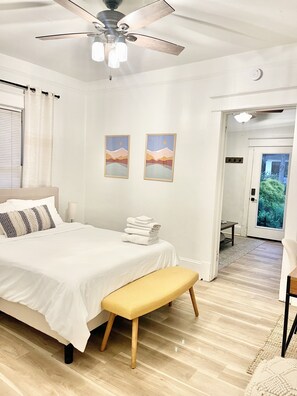 1 habitación, tabla de planchar con plancha, wifi y ropa de cama