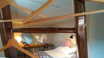 1 Schlafzimmer, BĂŒgeleisen/BĂŒgelbrett, WLAN, BettwĂ€sche