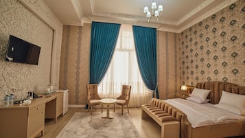 Luxury Double Room | Desk, laptop workspace, iron/ironing board, free WiFi