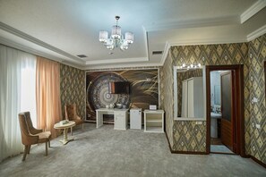 Desk, laptop workspace, iron/ironing board, free WiFi - COMFORT HOTEL SAMARKAND (Samarkand)