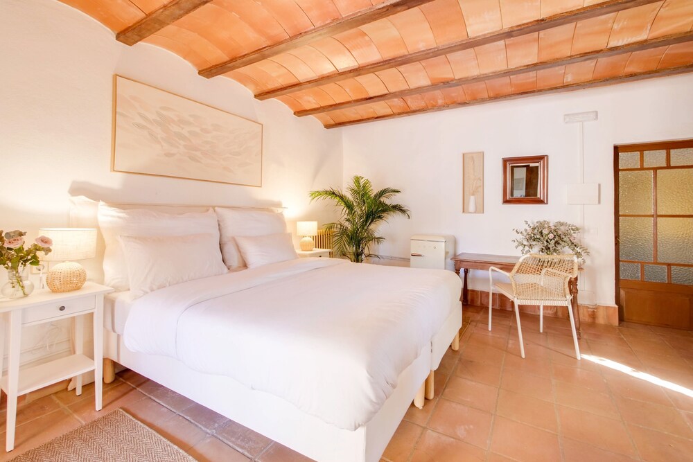 *New*Dream finca for 32 people, ideal for weddings, retreats