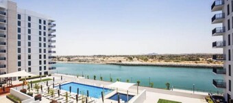 Shared Apartment with Private seperate Bathroom
شقة مشتركة موفرة مع حمام خاص