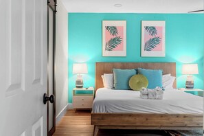 4 bedrooms, desk, iron/ironing board, WiFi