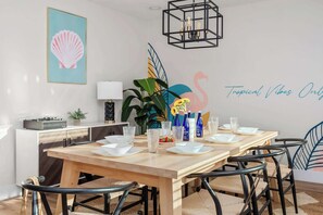 Dining - Oasis on Overbrook - 4BD Home|Beach|Heated POOL (Largo)