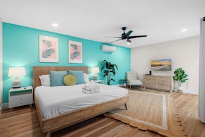 4 bedrooms, desk, iron/ironing board, WiFi