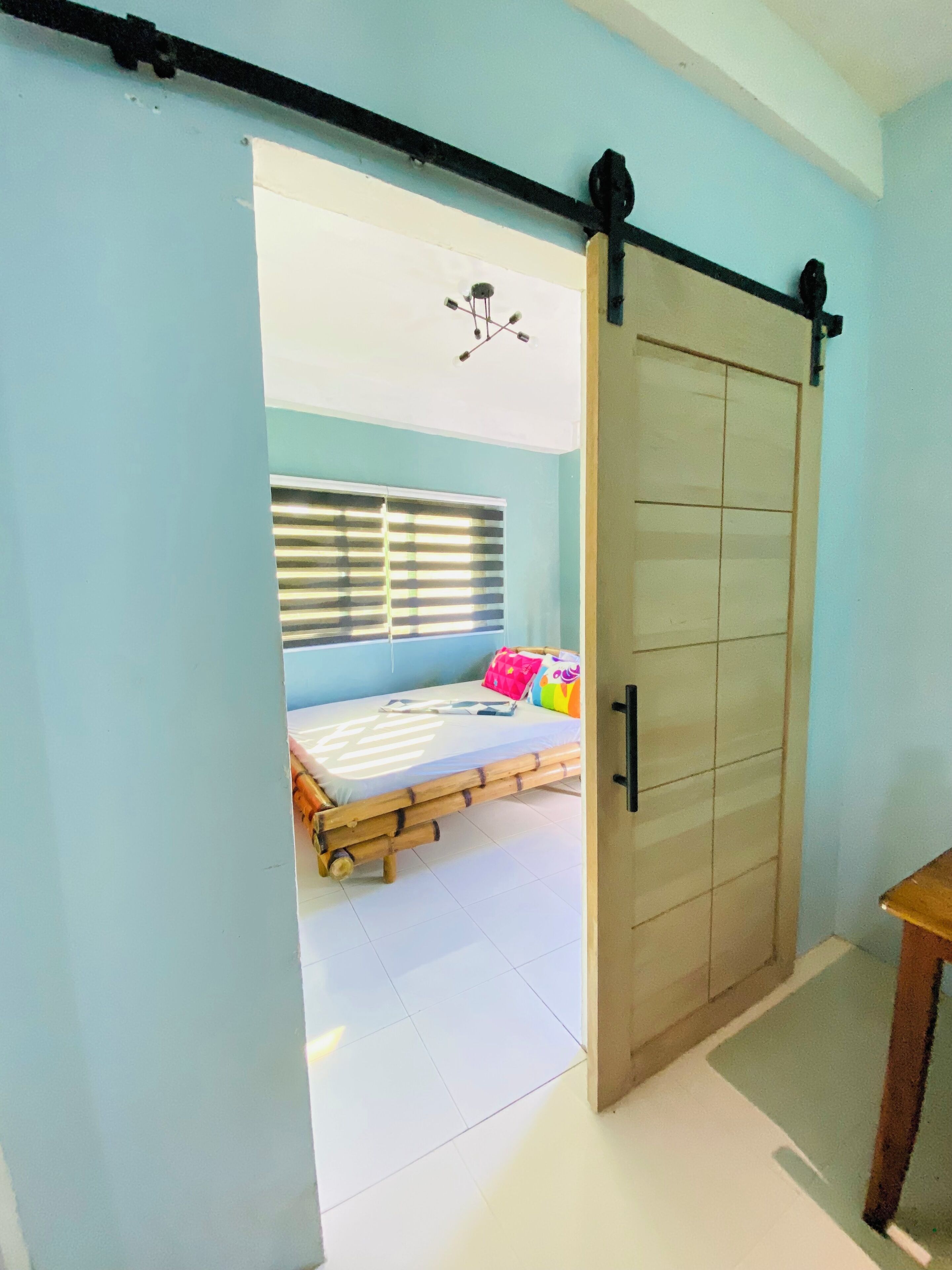 Studio Economy | 1 phòng ngủ, trang bị nội thất với thiết kế riêng biệt, bàn 