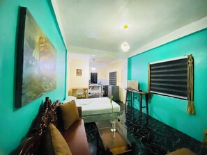 1 bedroom, individually furnished, desk