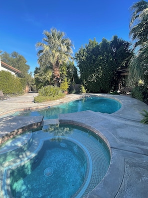 Udendørs pool, opvarmet pool