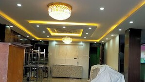 Lobby-lounge