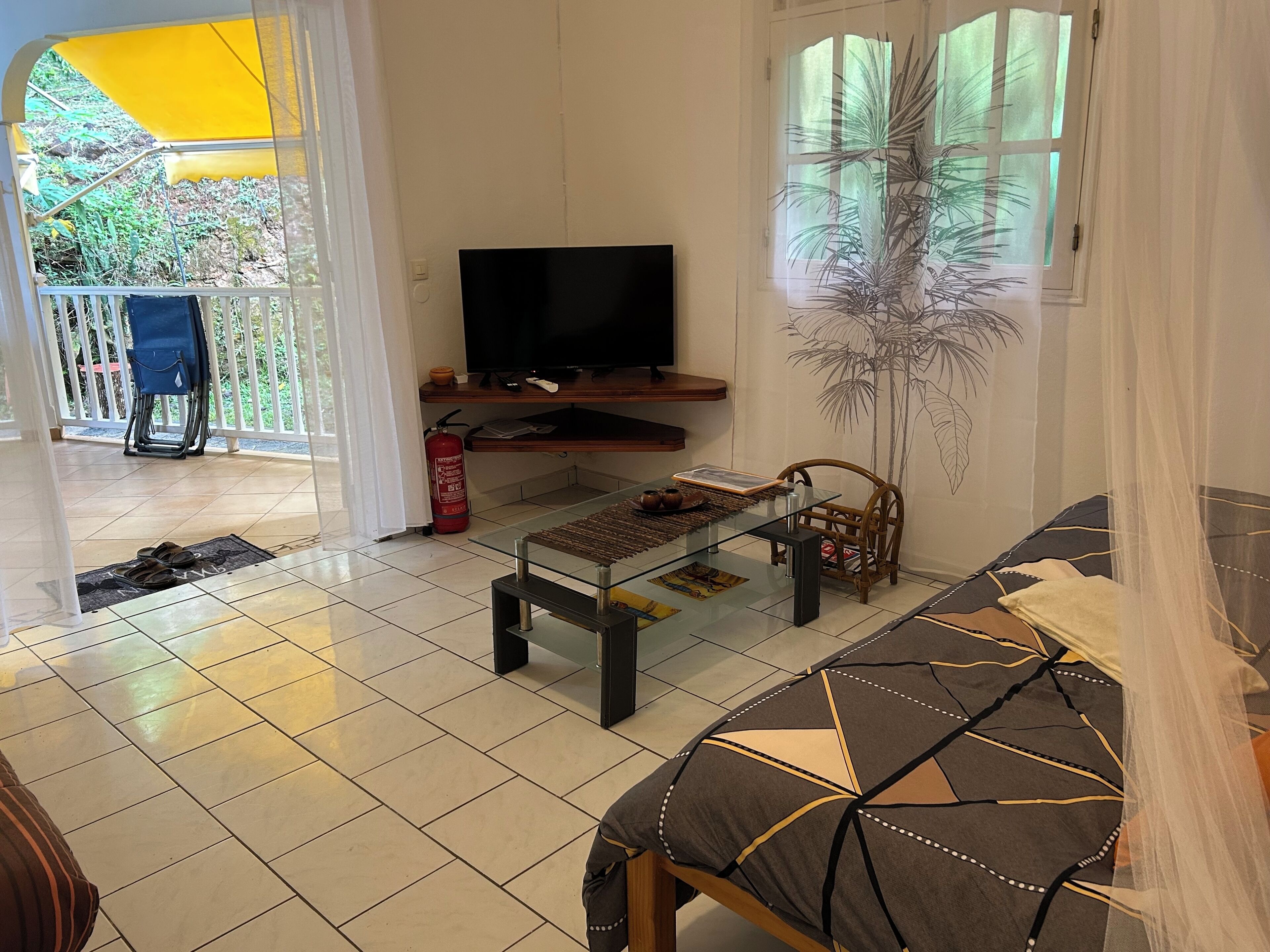 1 chambre, fer et planche à repasser, Wi-Fi gratuit, draps fournis