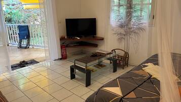 1 chambre, fer et planche Ă repasser, Wi-Fi gratuit, draps fournis