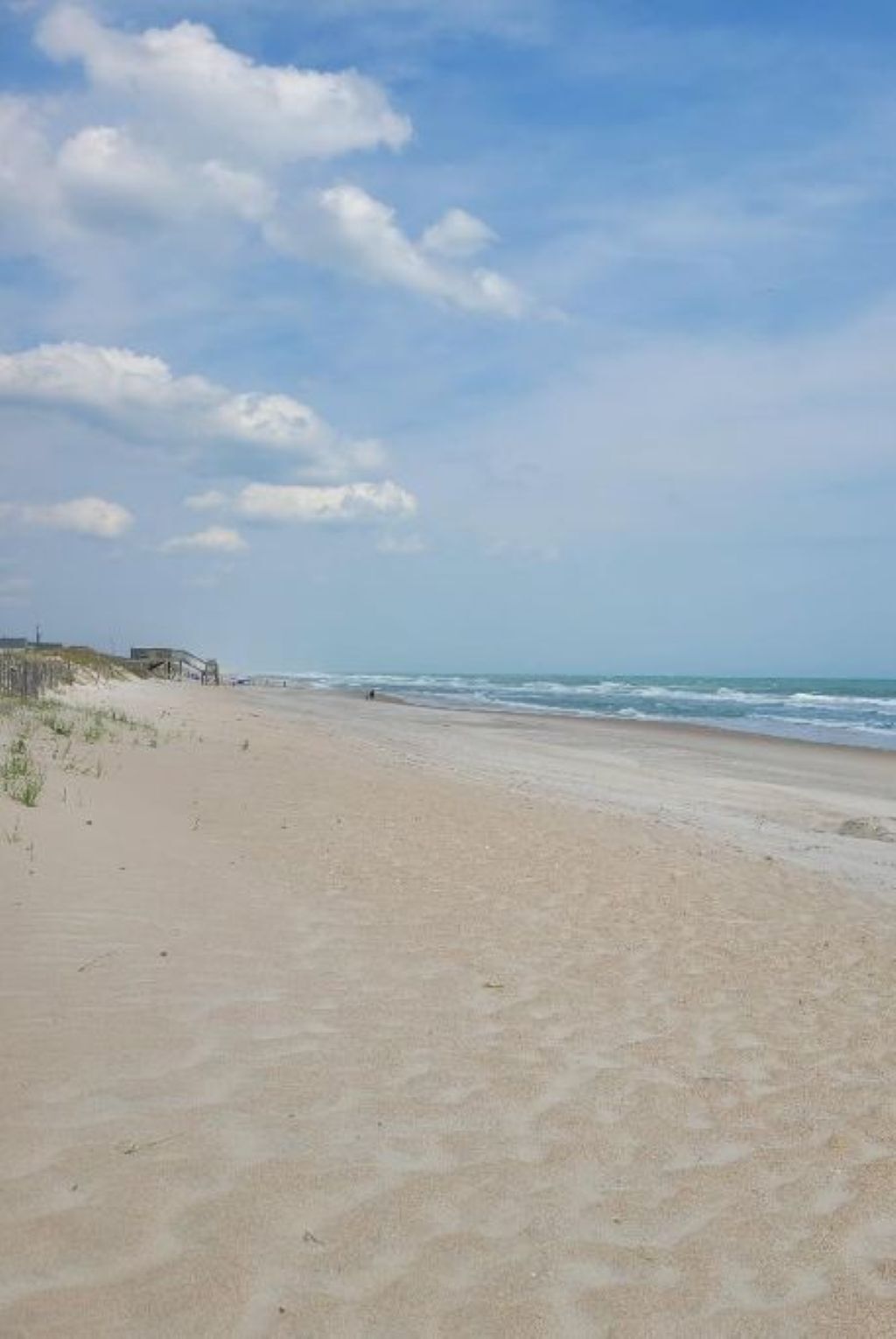 Beach nearby, sun-loungers, beach towels