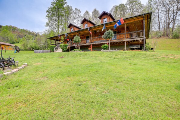 Exterior - Cozy Hiltons Apartment w/ Fireplace & River Access (Hiltons)