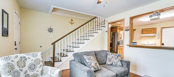 1 Mi to Historic Pleasure Pier: Galveston Home