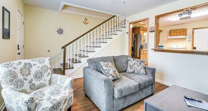 1 Mi to Pleasure Pier! Charming Galveston Retreat