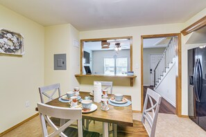 Apartment (2 Bedrooms) | Interior - 1 Mi to Historic Pleasure Pier: Galveston Home (Galveston)