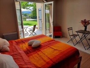 3 slaapkamers, een bureau, een strijkplank/strijkijzer, gratis wifi