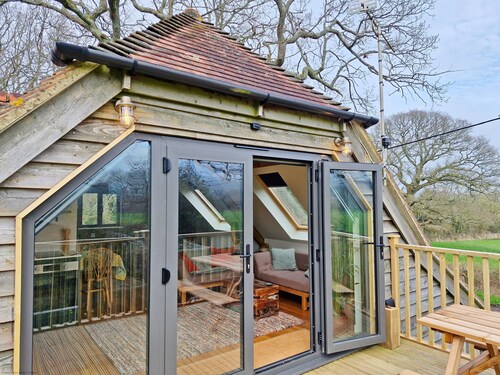 Broomy Cottage - sleeps 10 guests  in 5 bedrooms